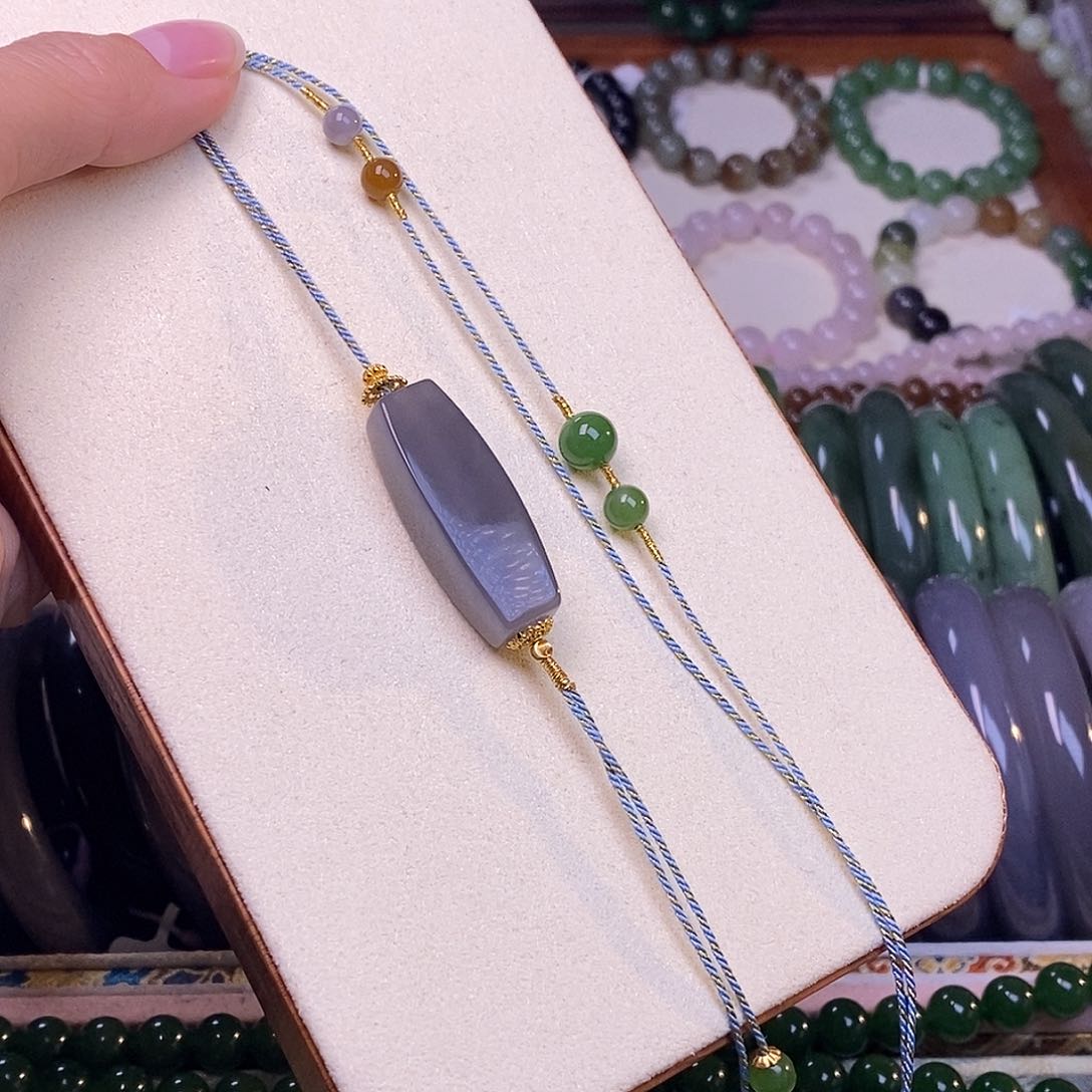 颈饰未镶嵌和田玉烟紫勒子项链