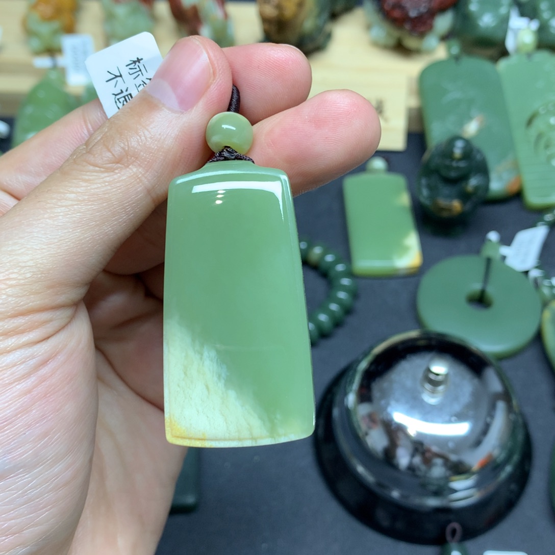 岫岩河磨玉（透闪石质玉）挂件未镶嵌C****m