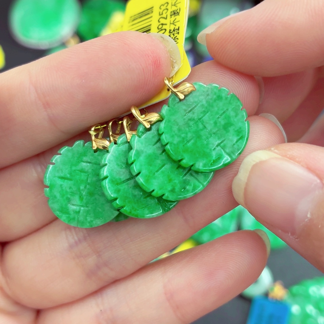 翡翠18K金镶嵌吊坠(不含链)多样性发货选一