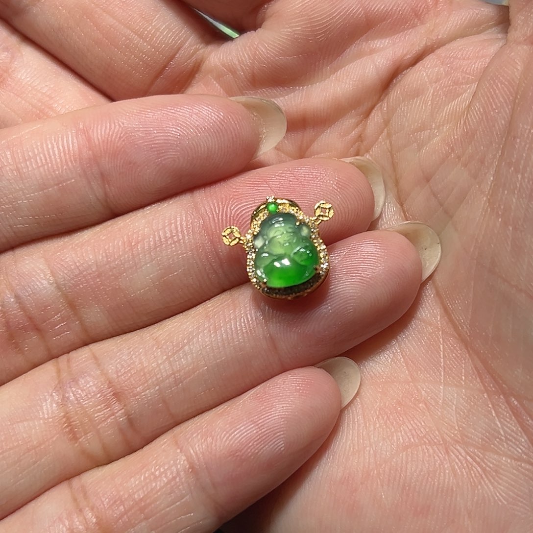 翡翠18K金镶嵌颈饰