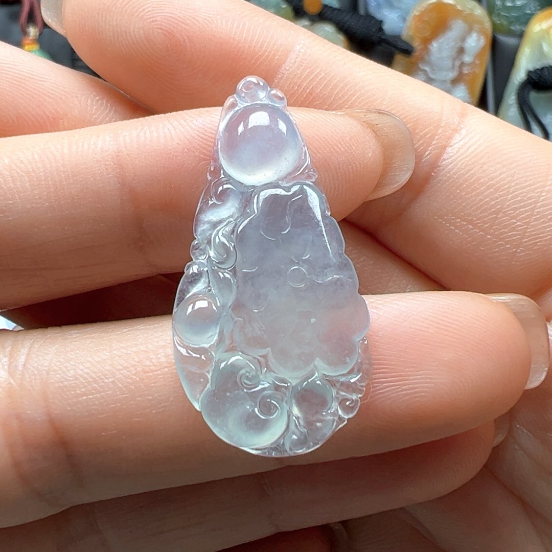 翡翠颈饰未镶嵌荷叶