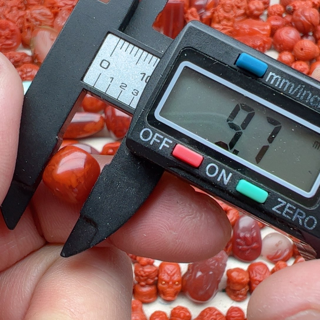 南红玛瑙配饰未镶嵌