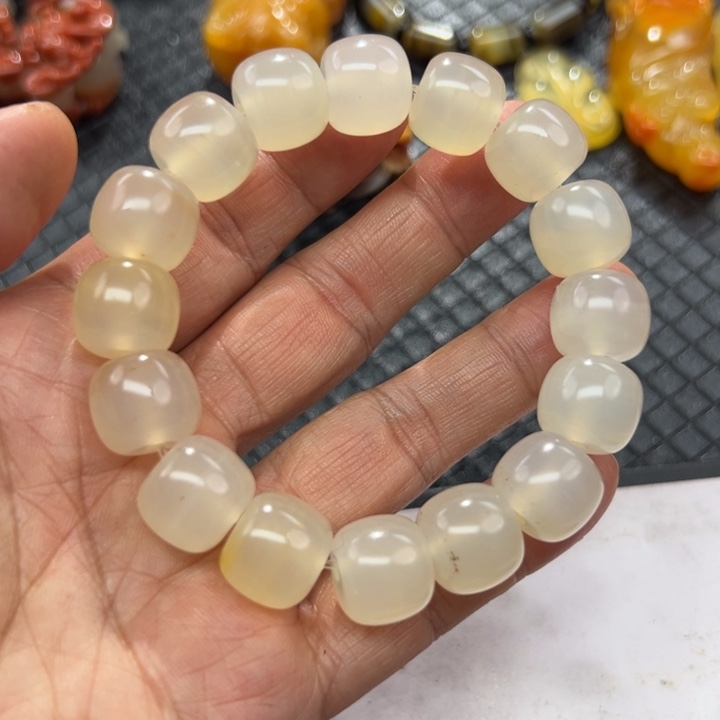 石英质玉（黄龙玉）颈饰未镶嵌