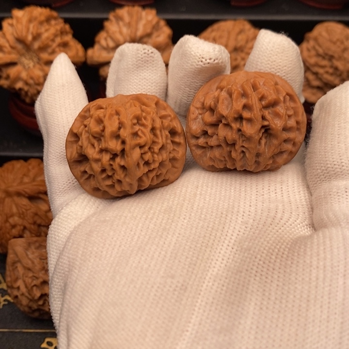 文玩核桃吊坠秦岭秦闷35磕尖，色差，福利