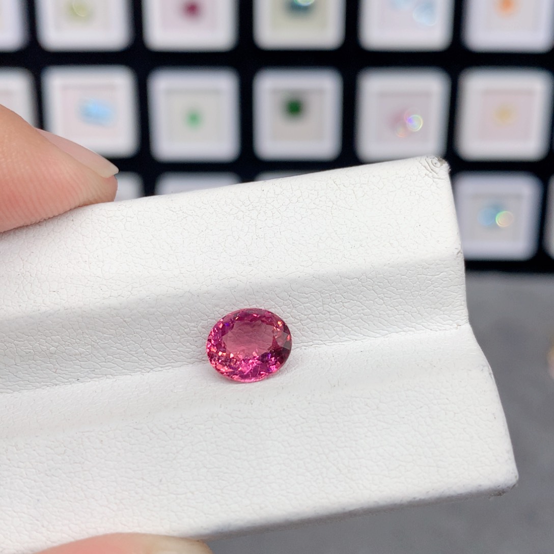 碧玺裸石未镶嵌1.72克拉