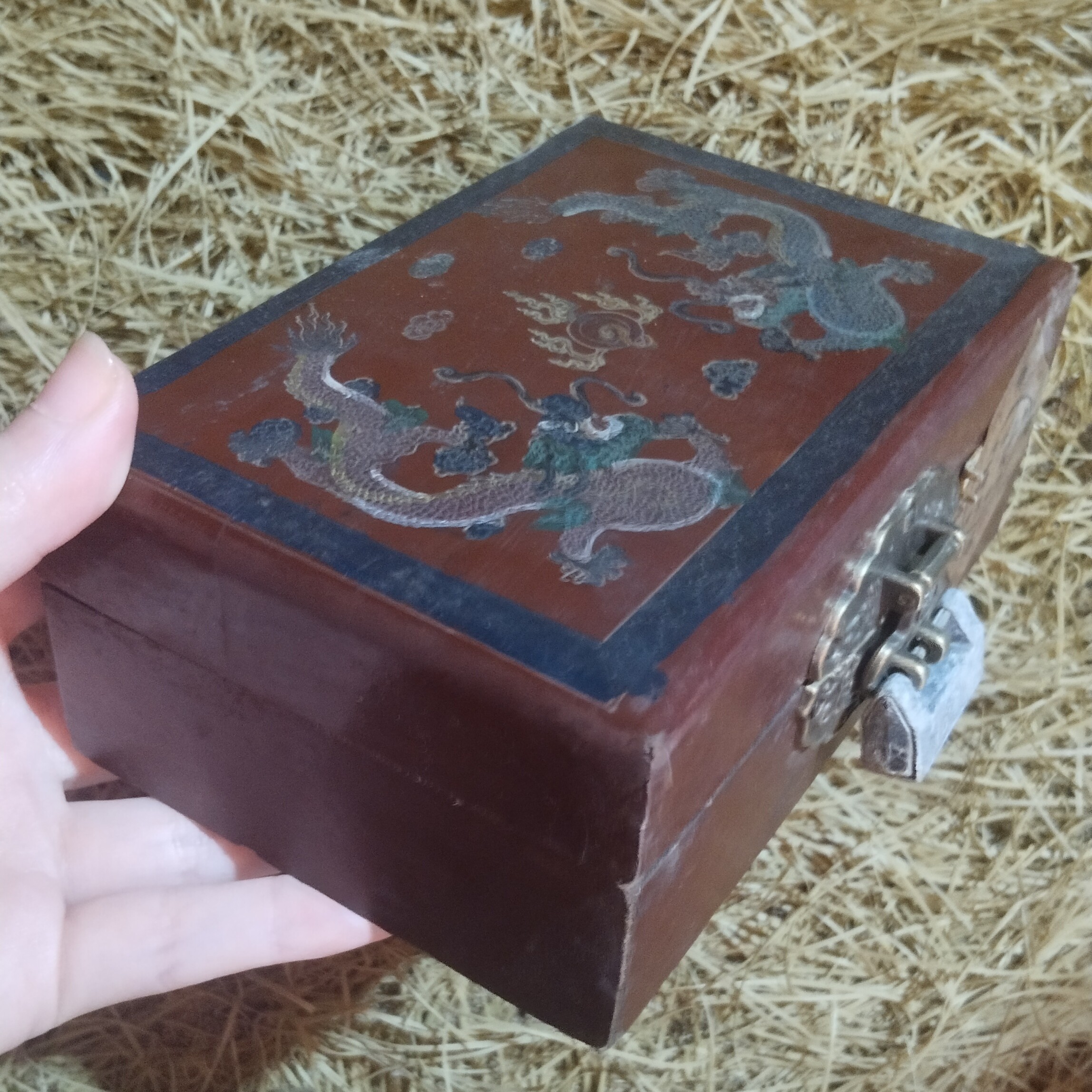 【闪购商品】带锁红漆器小红盒複古風完整