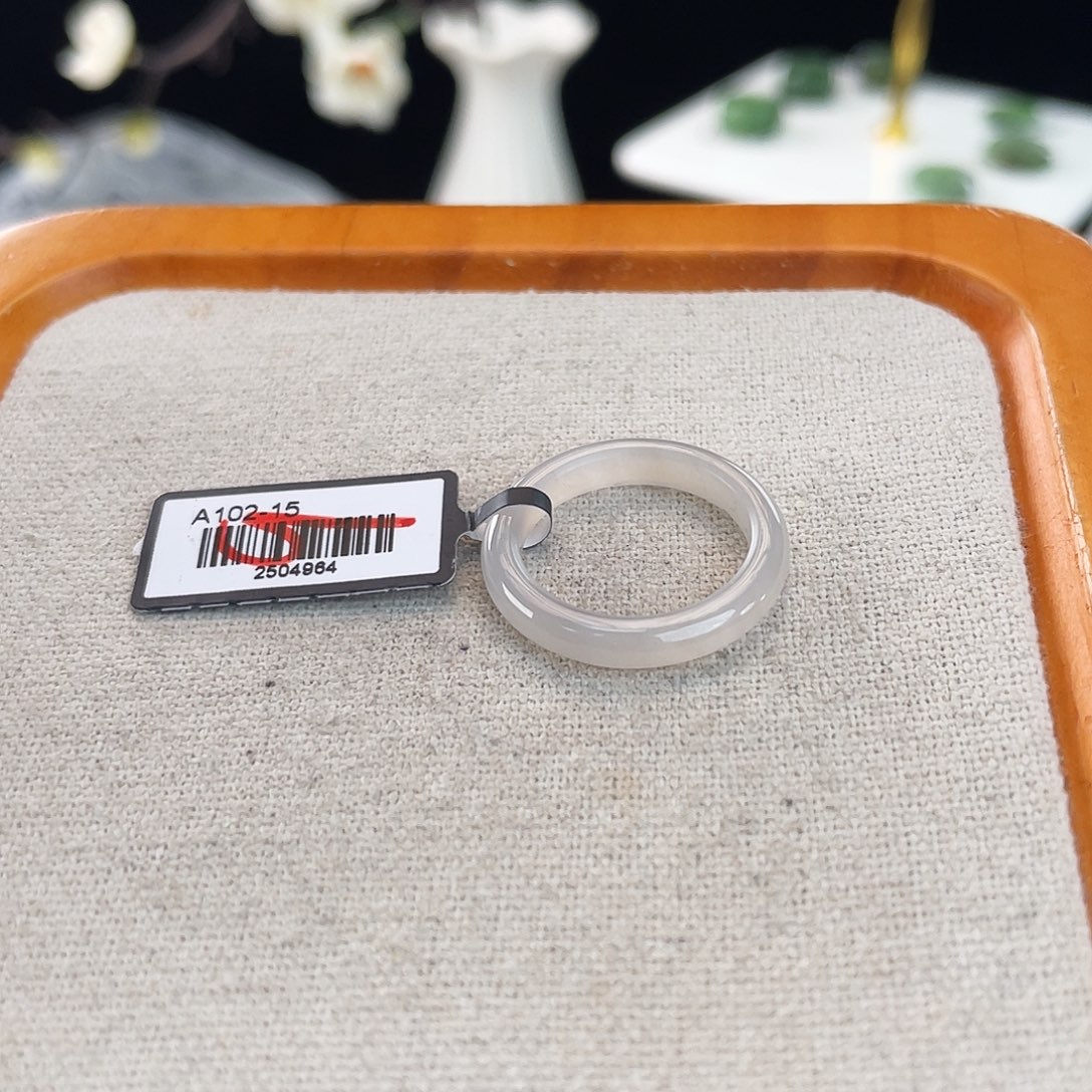 和田玉（糖玉）未镶嵌戒指Y129浅灰细条17.5不退换