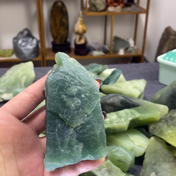 蛇纹石玉未镶嵌简易