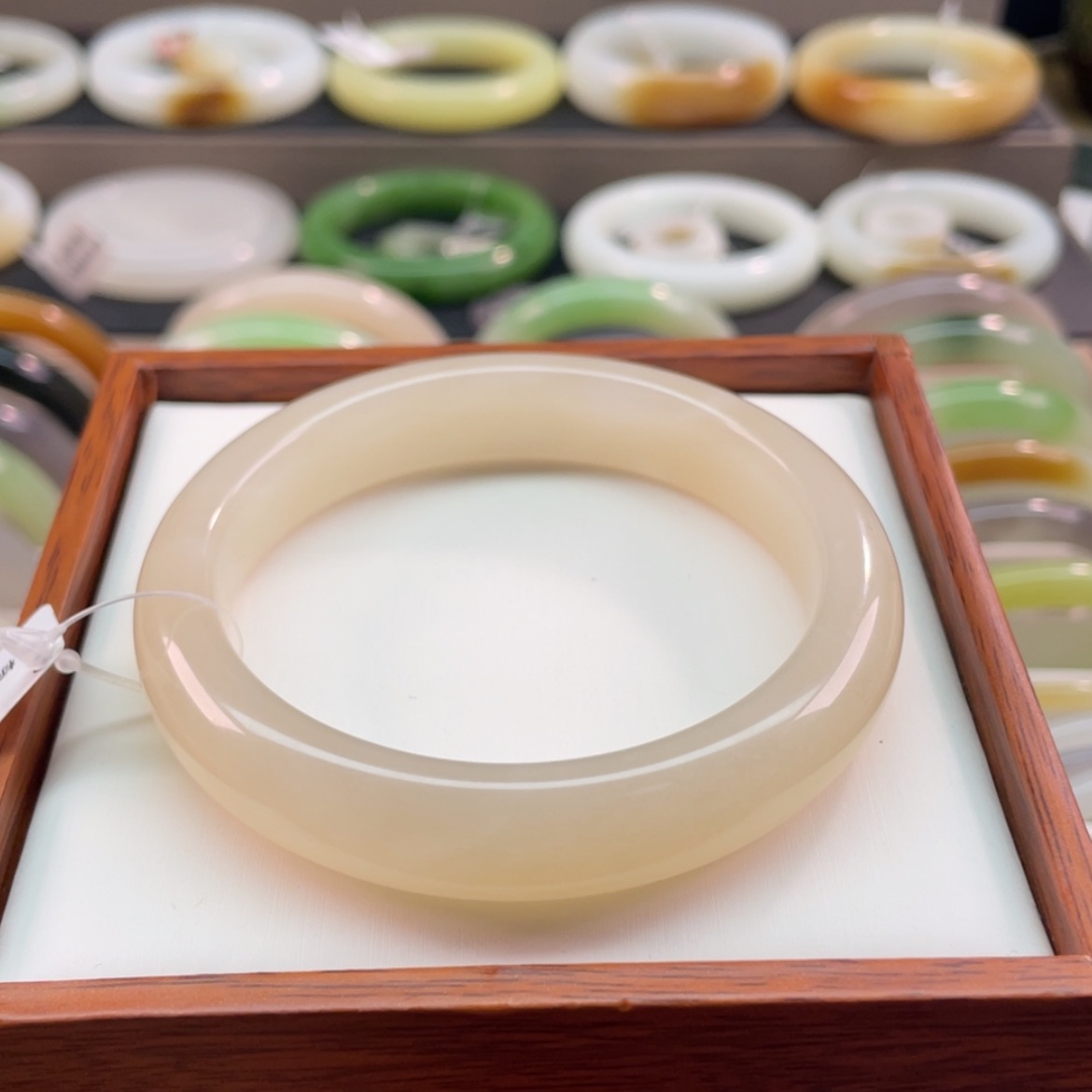 【闪购商品】和田玉手镯未镶嵌