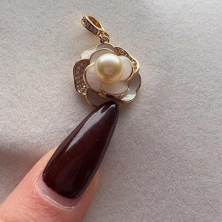 颈饰钛钢淡水珍珠