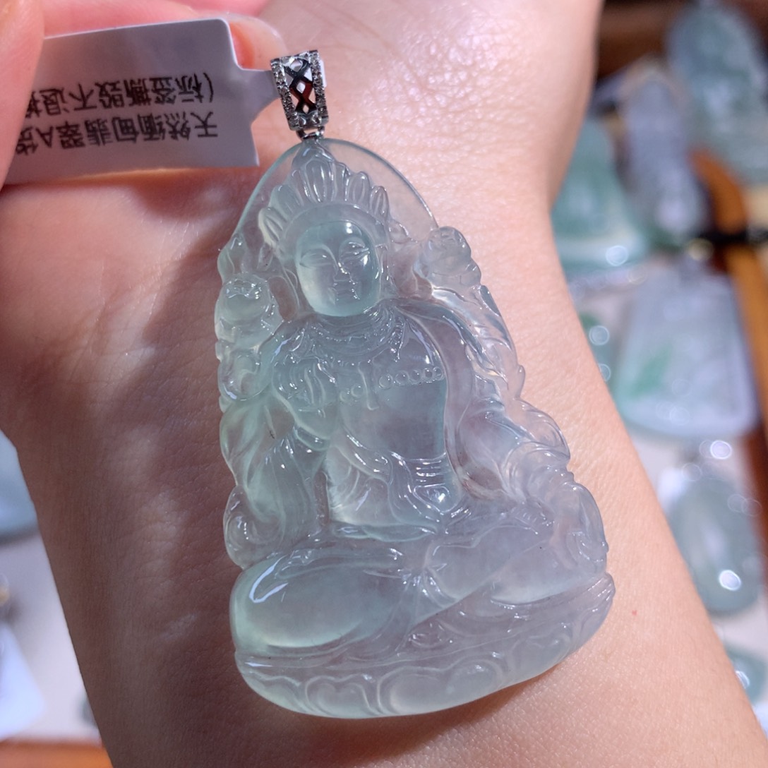 翡翠颈饰18K金镶嵌度母