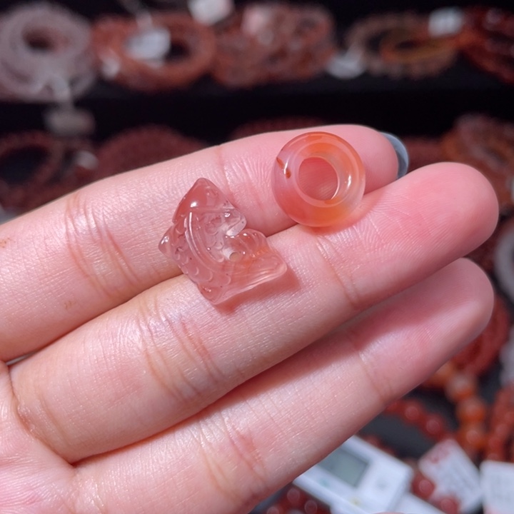 南红玛瑙未镶嵌锦鲤打孔备注 跑环1271