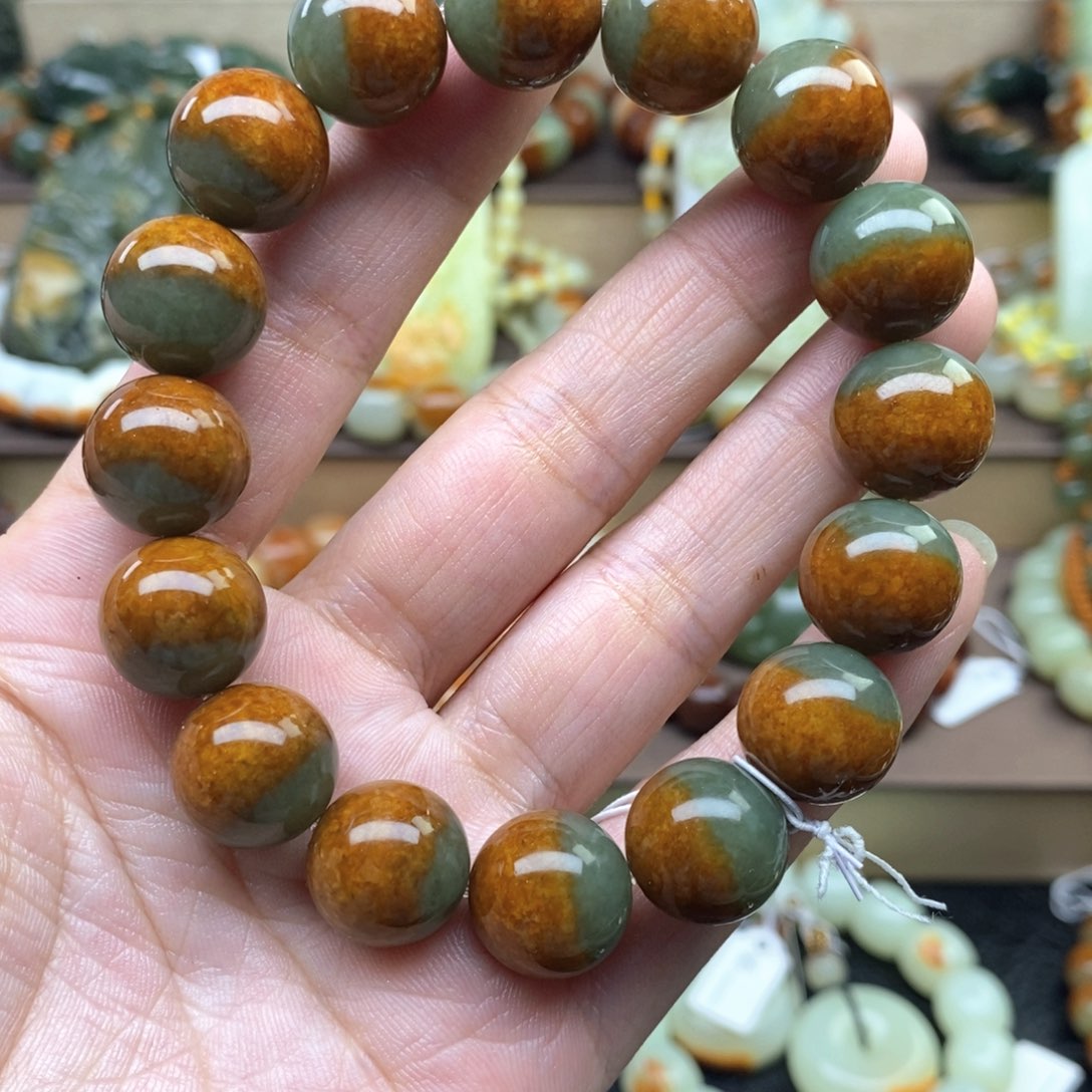 透闪石质玉未镶嵌手串