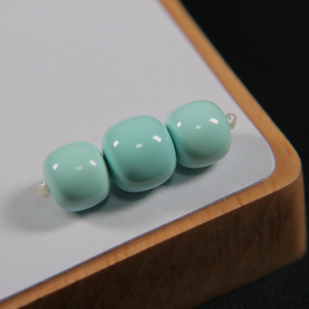 原矿绿松石老型套装配珠，顶珠11×10mm，腰珠10×9mm，重4.93g