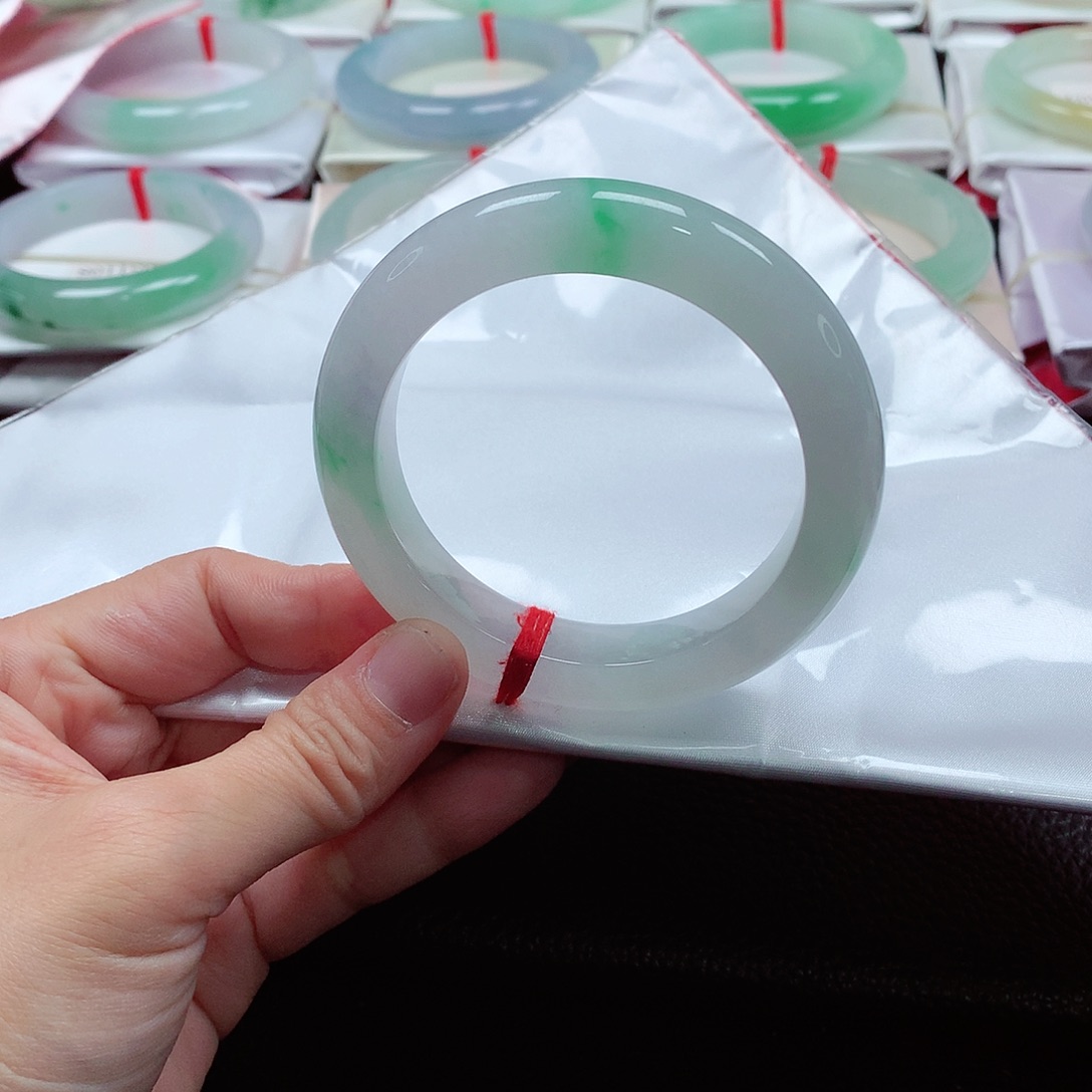 翡翠手镯未镶嵌天然A货翡翠手镯