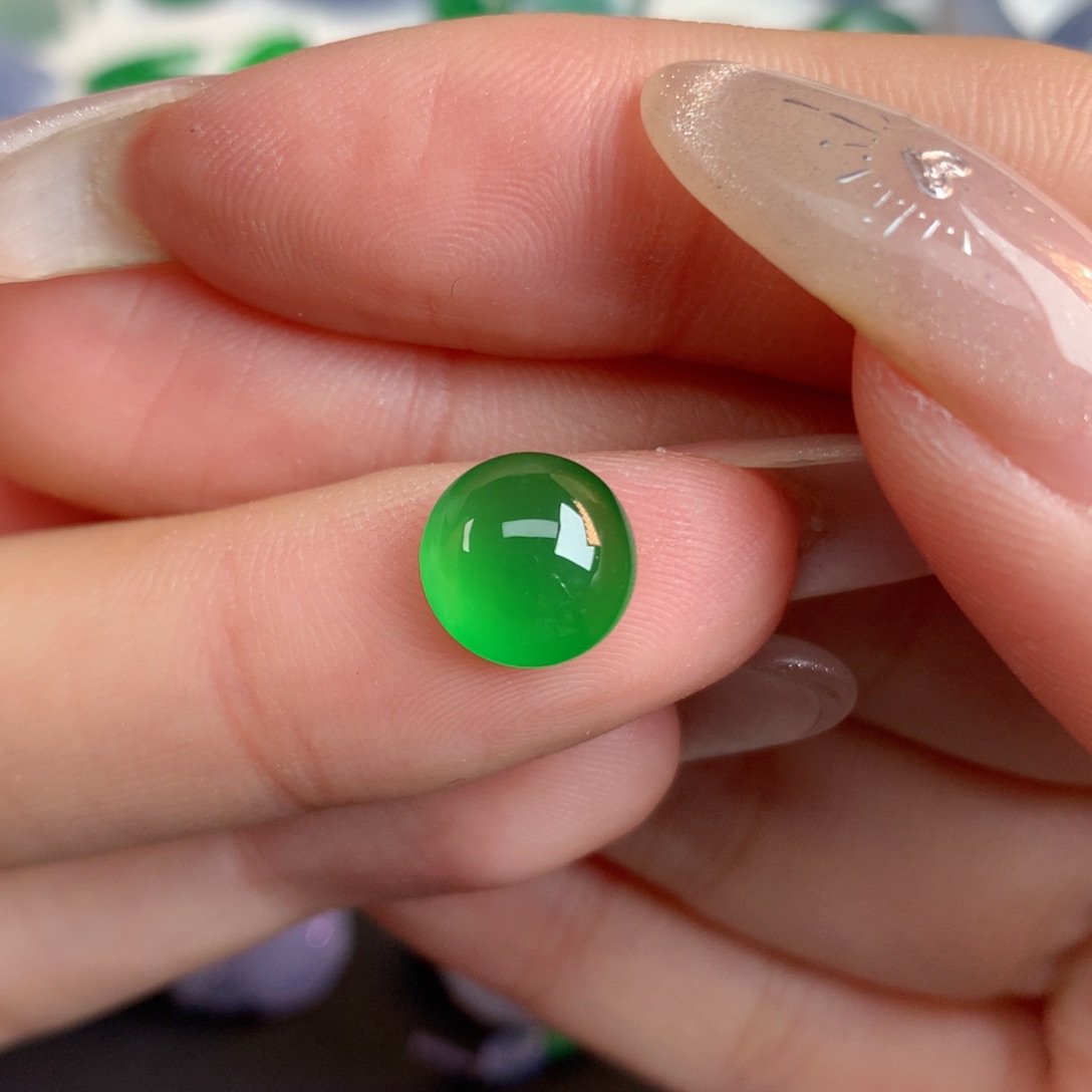 翡翠裸石9.05/4.61正圆蛋面