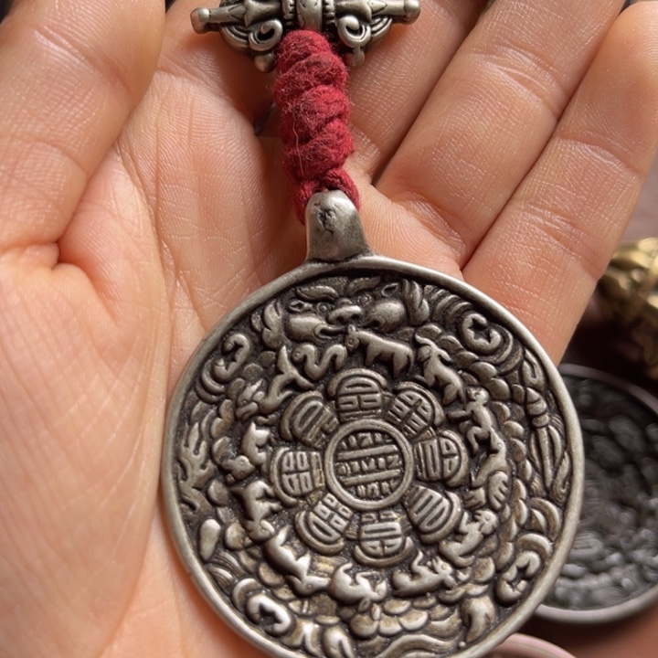 颈饰琉璃贡**宗喜欢的朋友