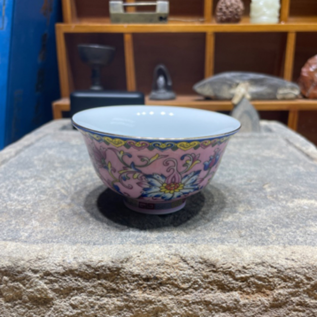 陶瓷珐琅彩缠枝莲小压手客杯