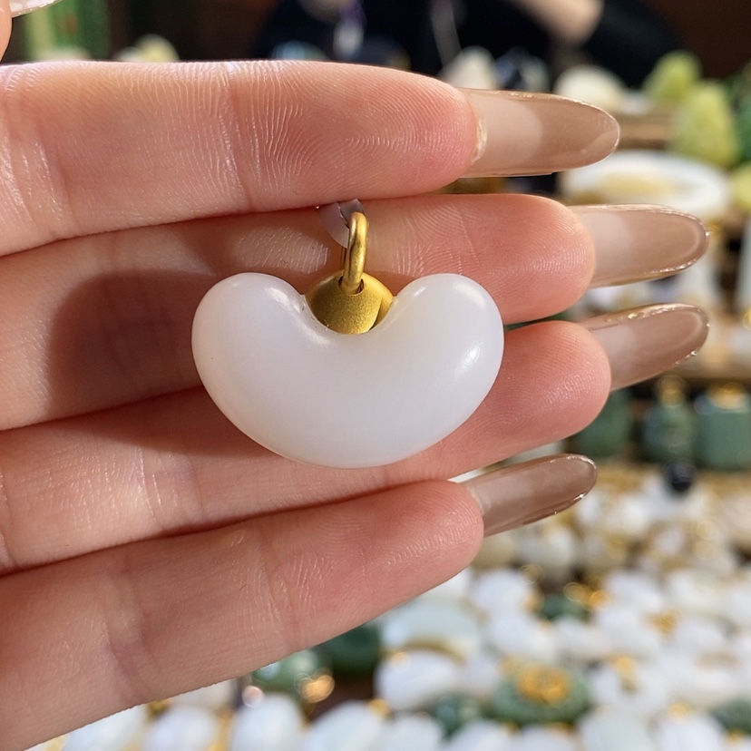 【闪购商品】和田玉吊坠18K金镶嵌