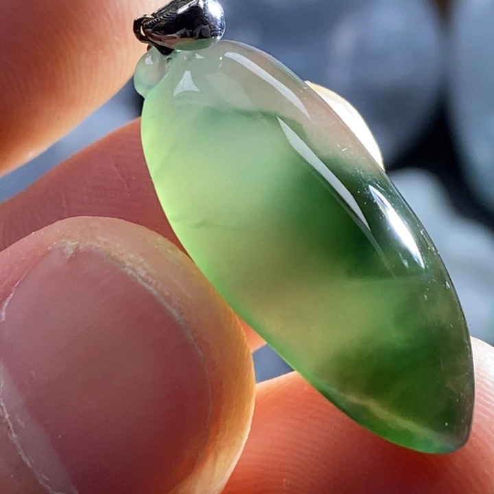 翡翠颈饰未镶嵌胡*翡翠