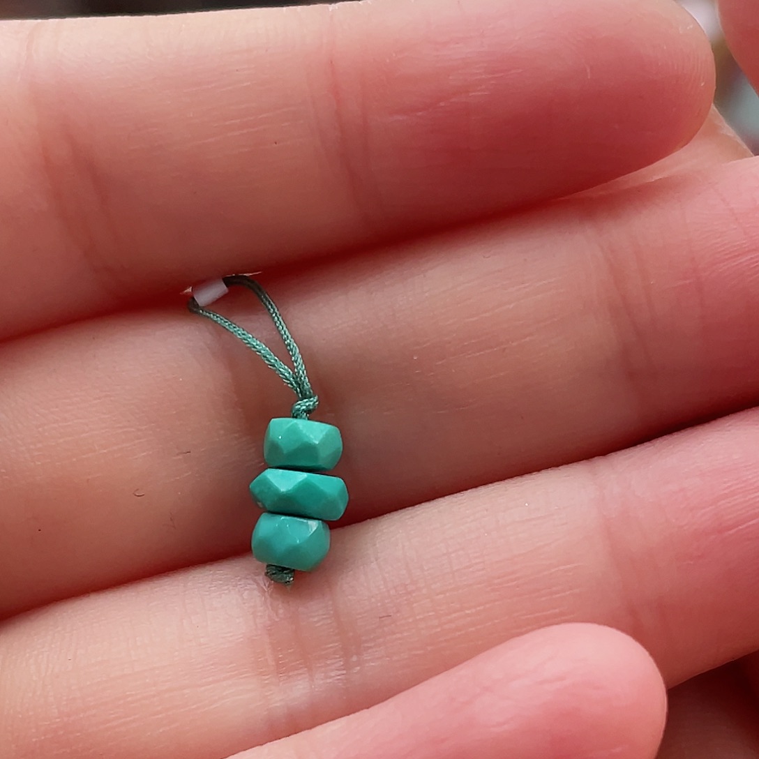 绿松石颈饰未镶嵌