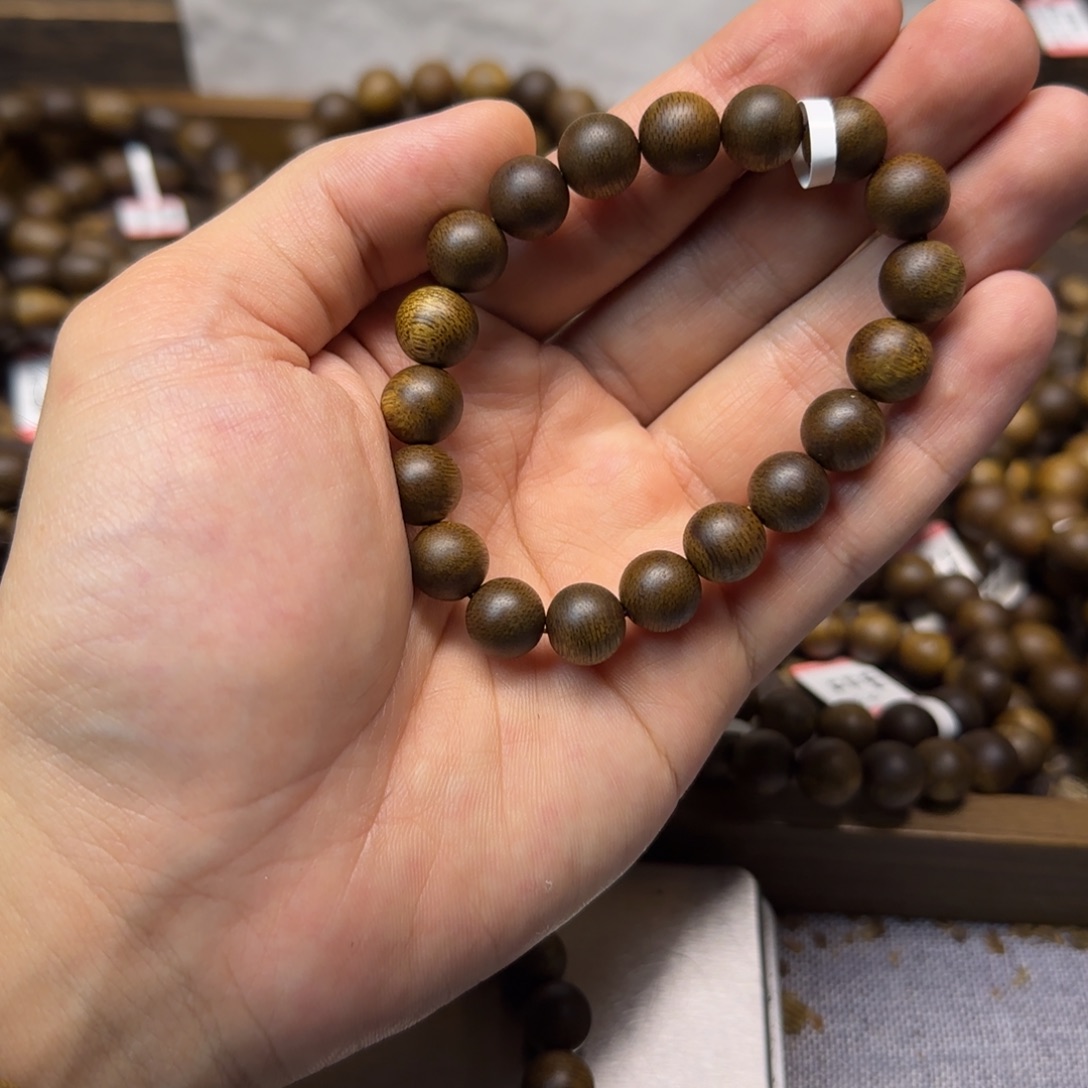 沉香碎屑沉香10圆珠海南老白棋99沉高货