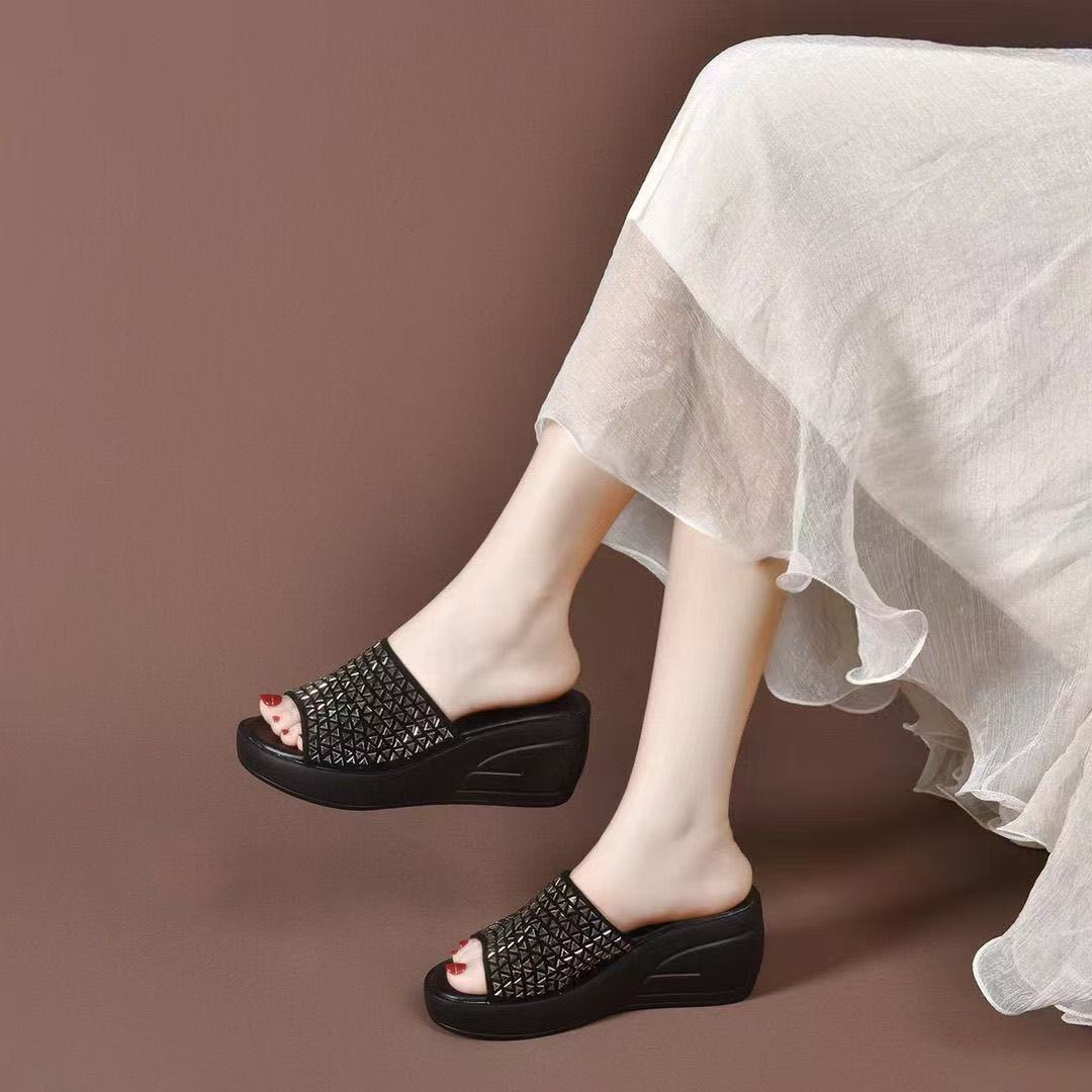 【定制满钻】轻便坡跟凉拖鞋女2025新款松糕时尚女拖鞋厚底一字拖