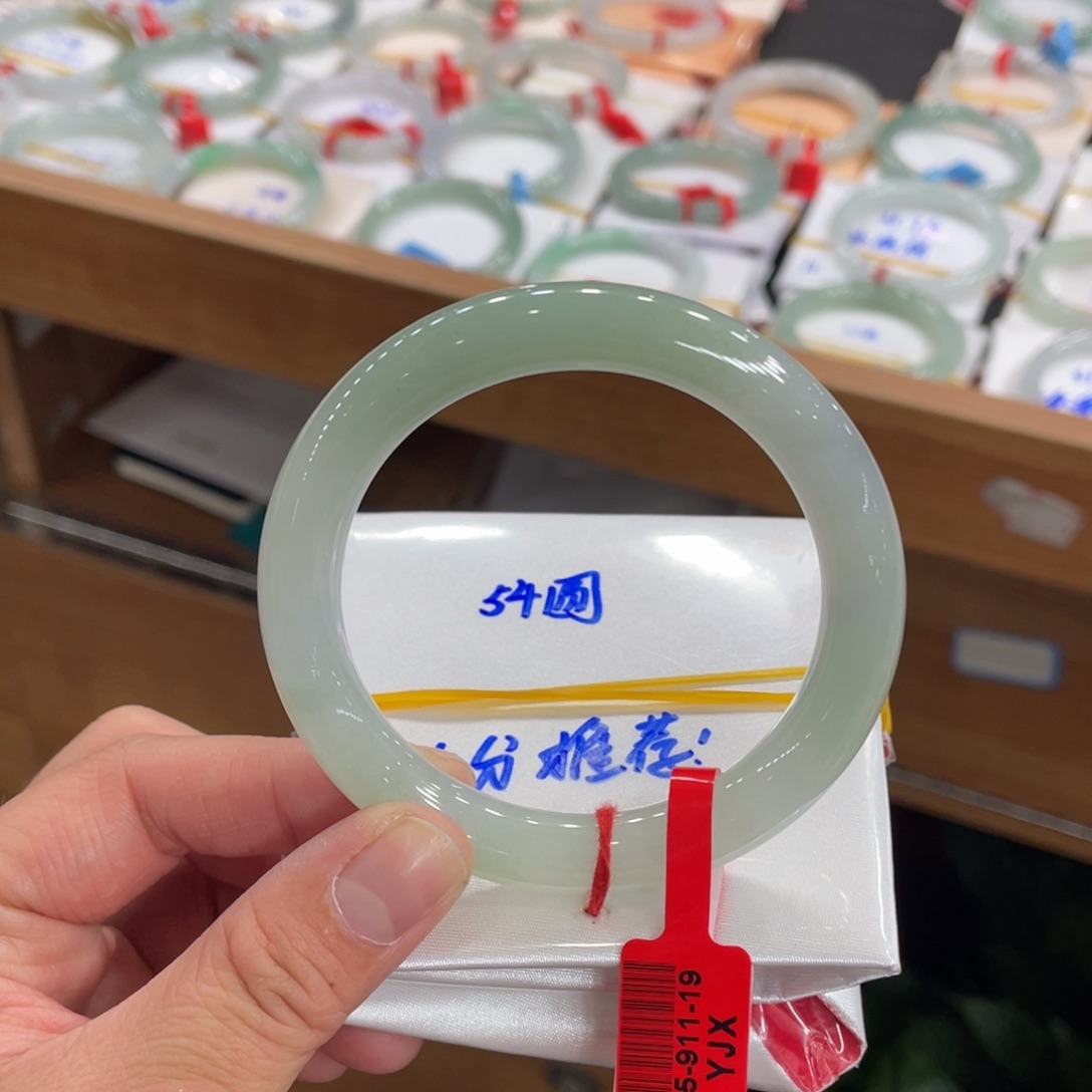 翡翠手镯未镶嵌缅甸翡翠天然翡翠