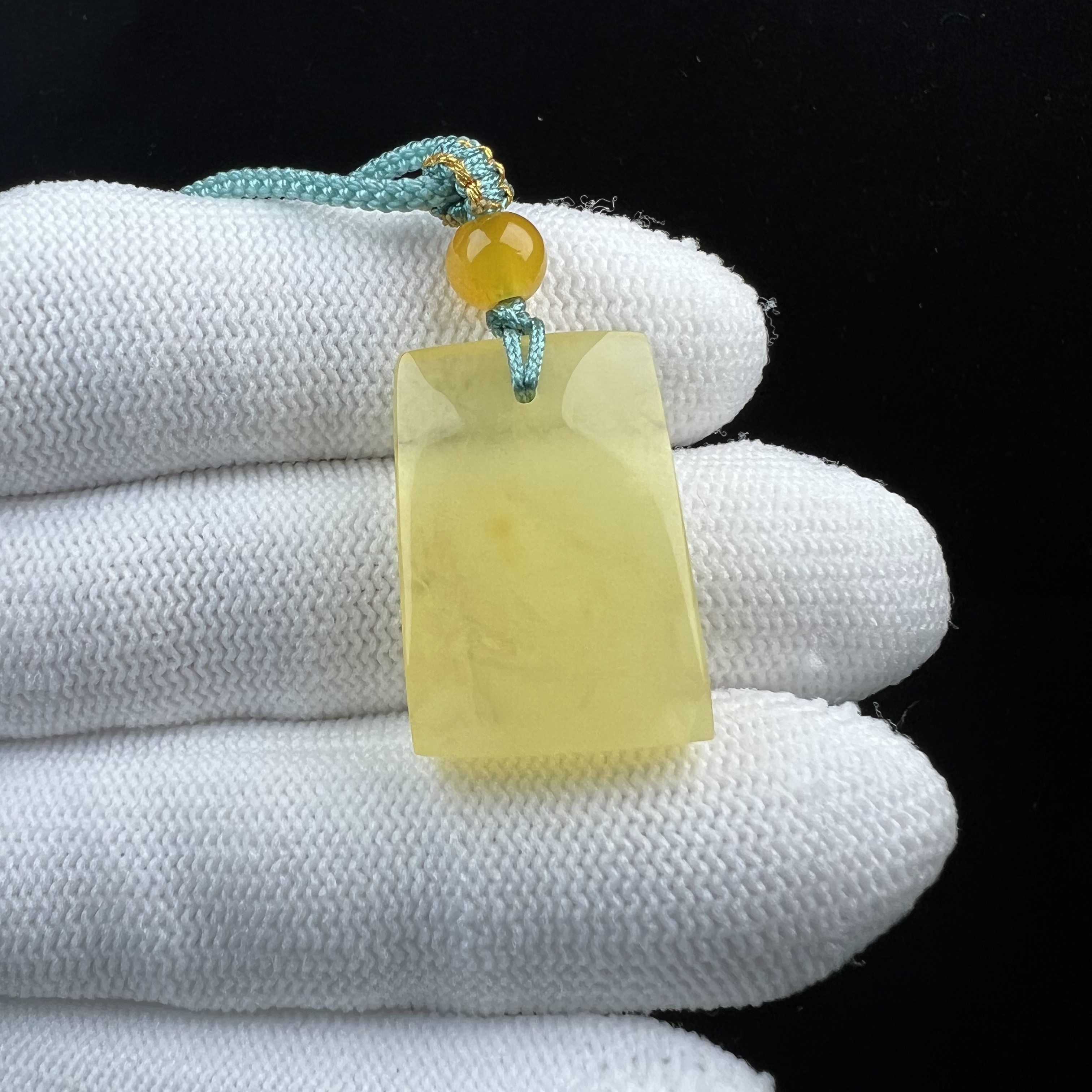 M1378 天然原矿蜜蜡鸡油黄无事牌18*26mm 支持复检假一罚四