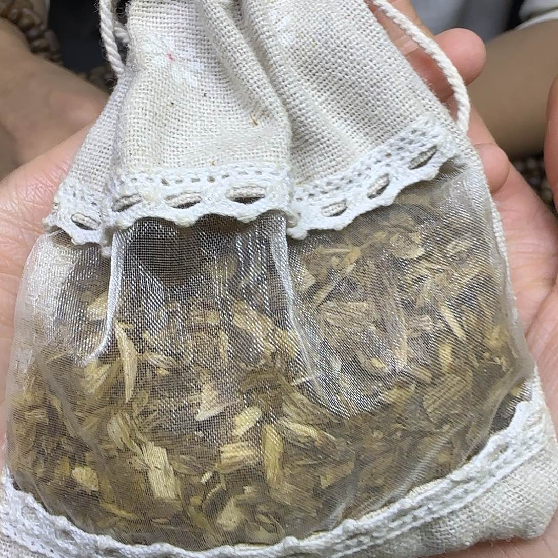 沉香沉香碎屑+香包高油脂原材料勾丝30克多样性发一