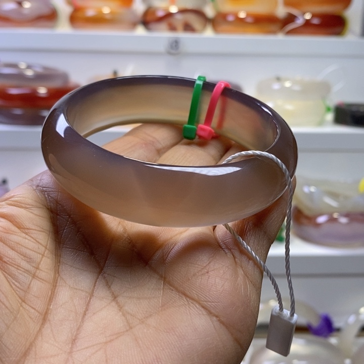 玛瑙/玉髓手镯未镶嵌达*拉