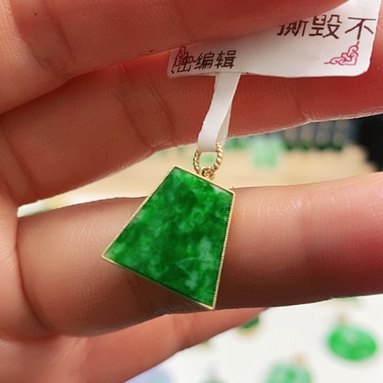 翡翠耳饰18K金镶嵌挂件