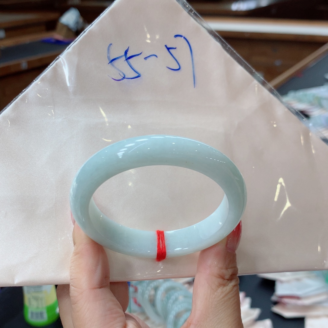 翡翠未镶嵌手镯48小时鉴赏
