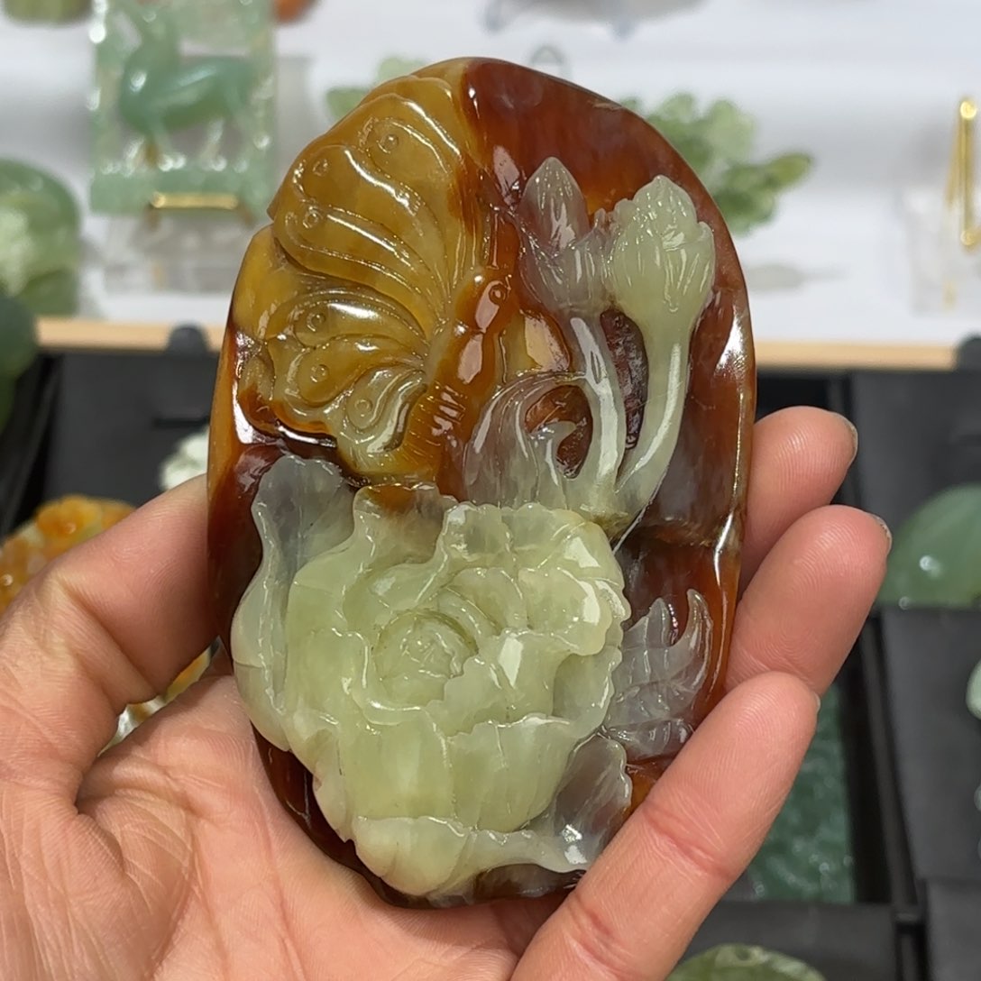 蛇纹石玉颈饰未镶嵌