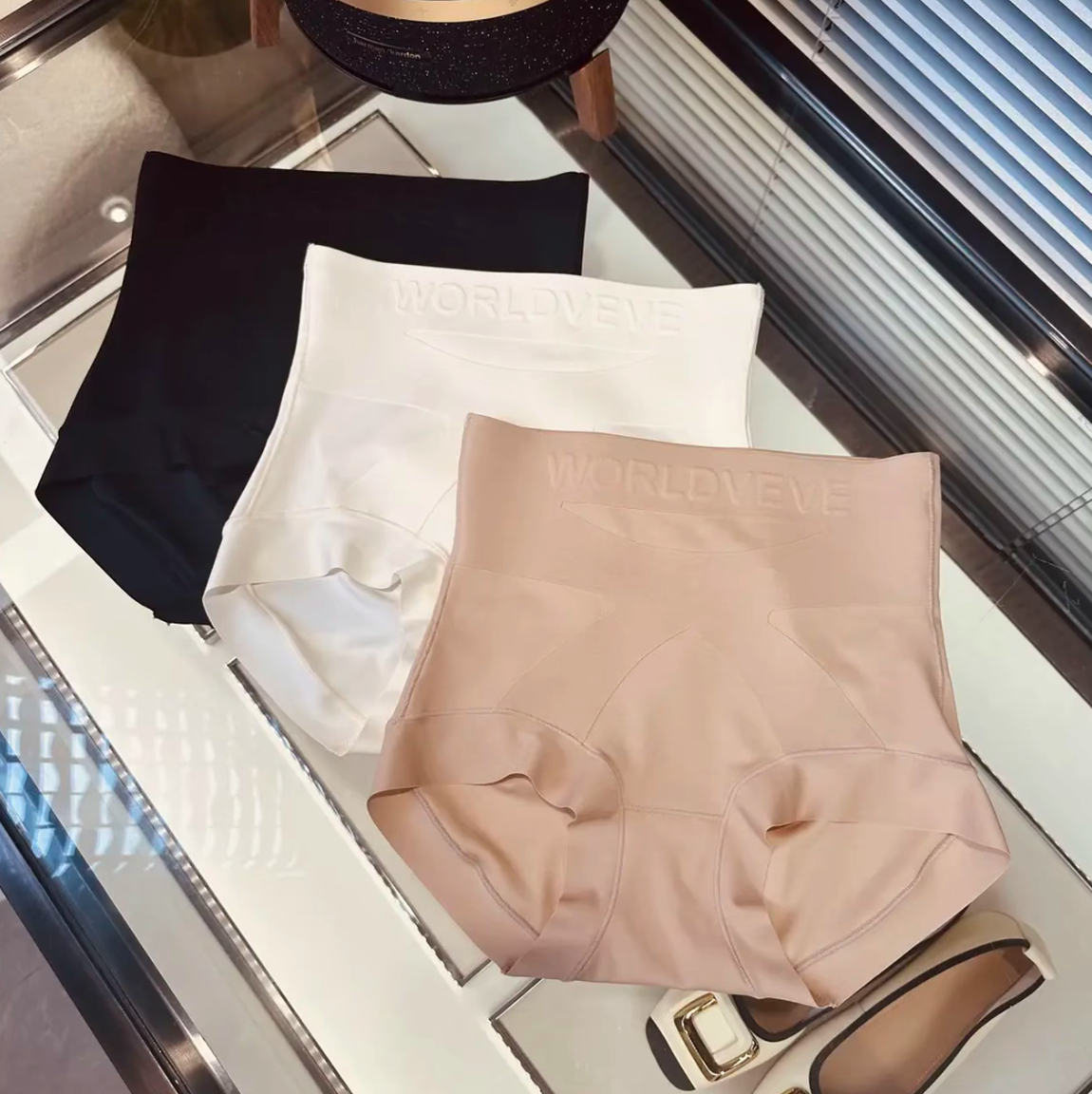 女士无痕隐形塑形收腹提臀高弹短裤（正品保证）