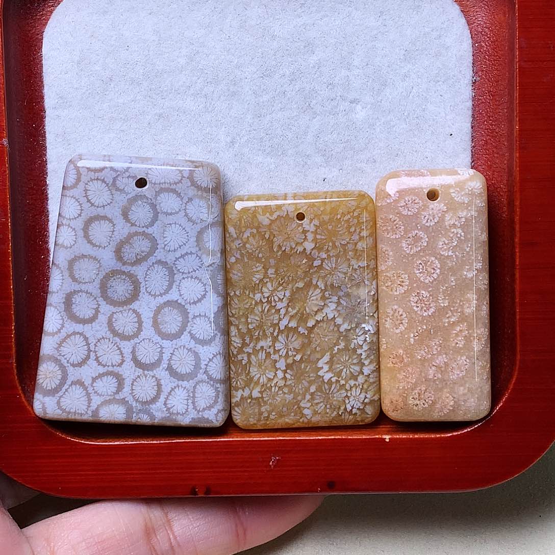 石英质玉颈饰未镶嵌