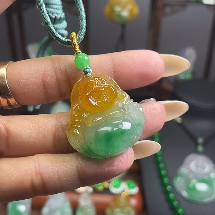 翡翠未镶嵌吊坠(赠链)