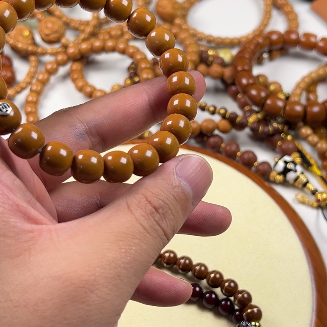 猴头核桃吊坠。。。。。。。。。。。。。。。