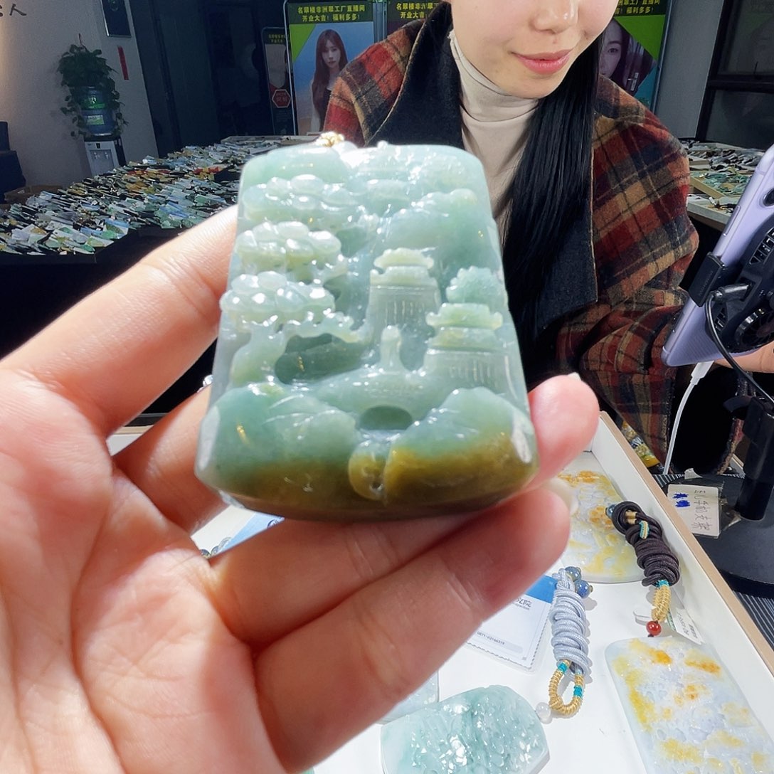 颈饰未镶嵌翡翠一