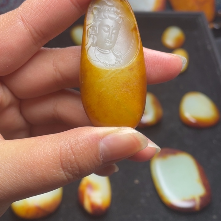 和田玉未镶嵌颈饰