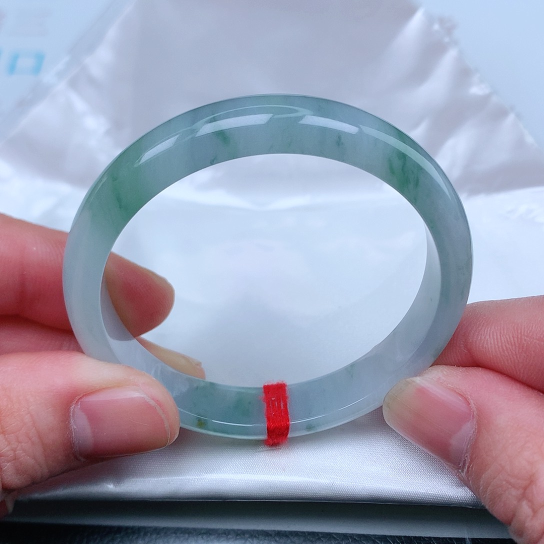 翡翠手镯未镶嵌天然