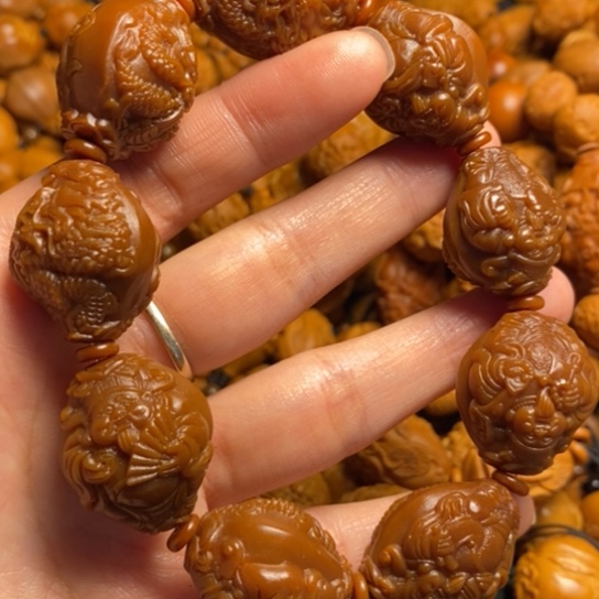 橄榄核吊坠玉华龙财神