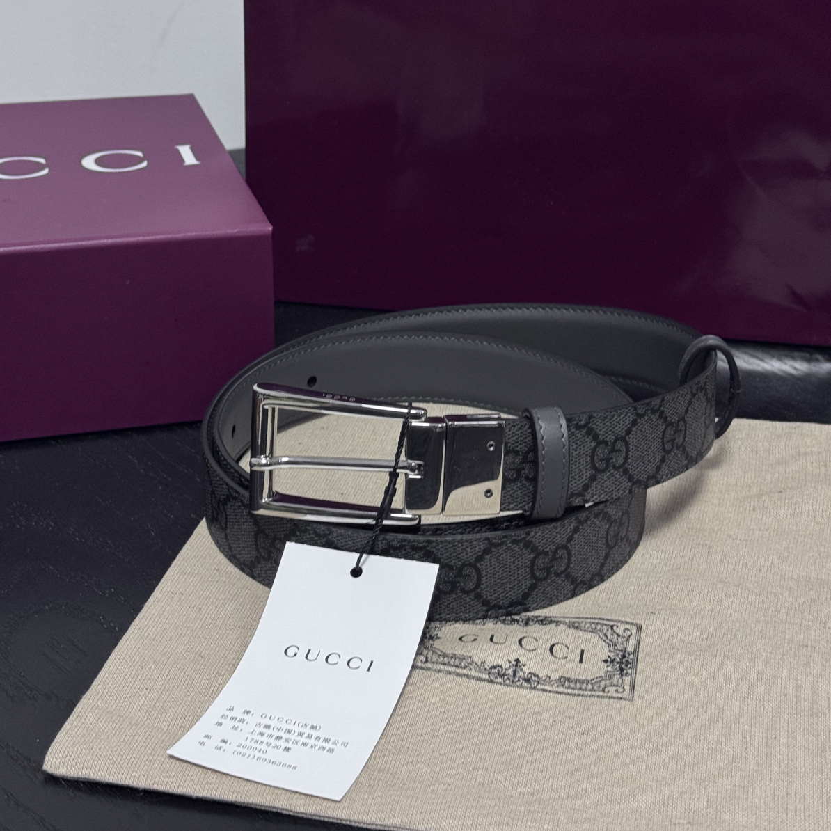 未使用 GUCCI/古驰 Gucci3cm双面腰带 90码 有包装
