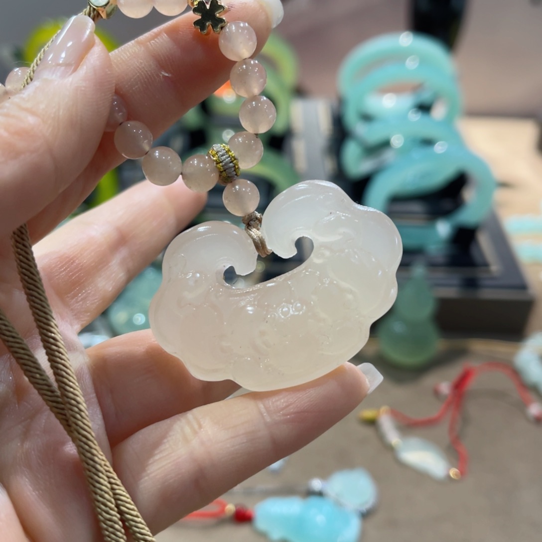 蛇纹石玉手镯未镶嵌手镯