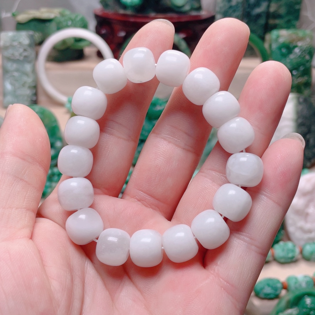 独山玉未镶嵌颈饰