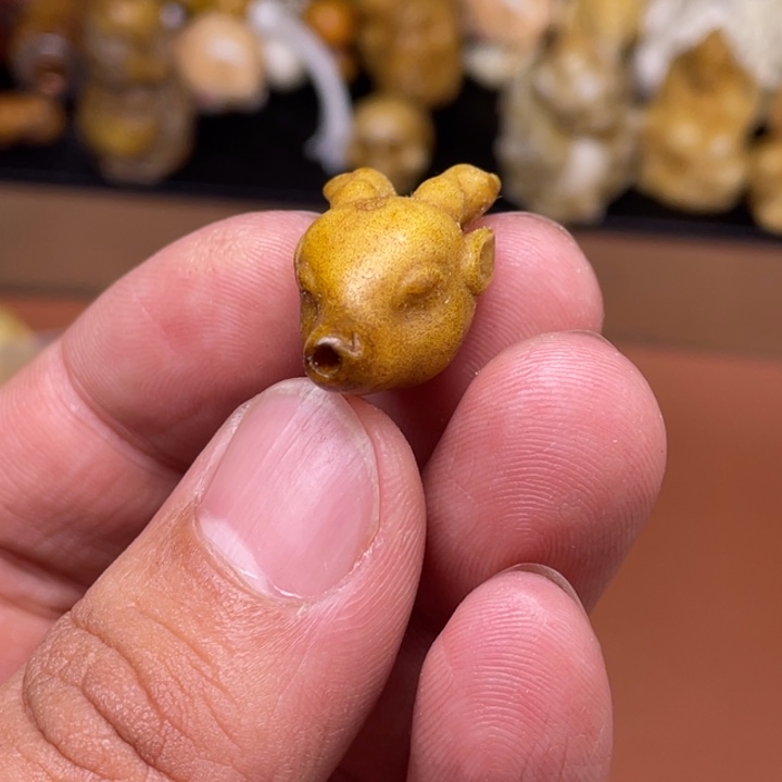 驼骨摆件人攻击样子