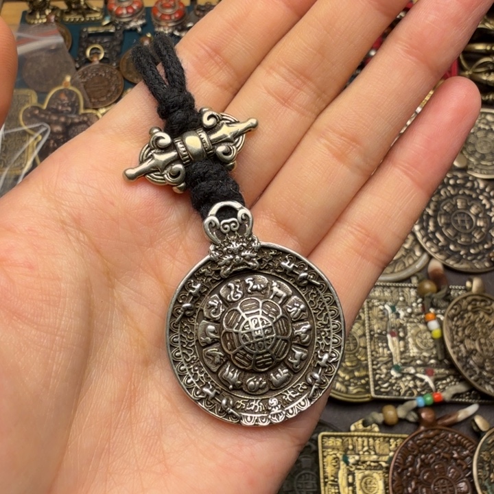 藏传文玩九宫如图