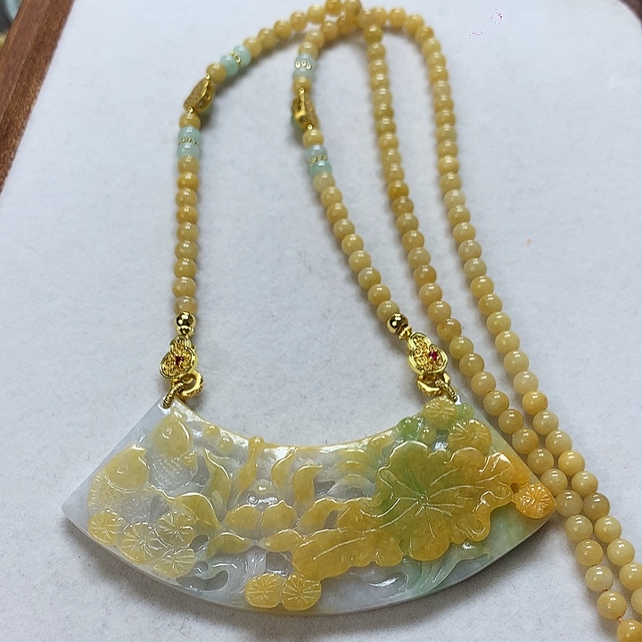 翡翠颈饰未镶嵌吊坠