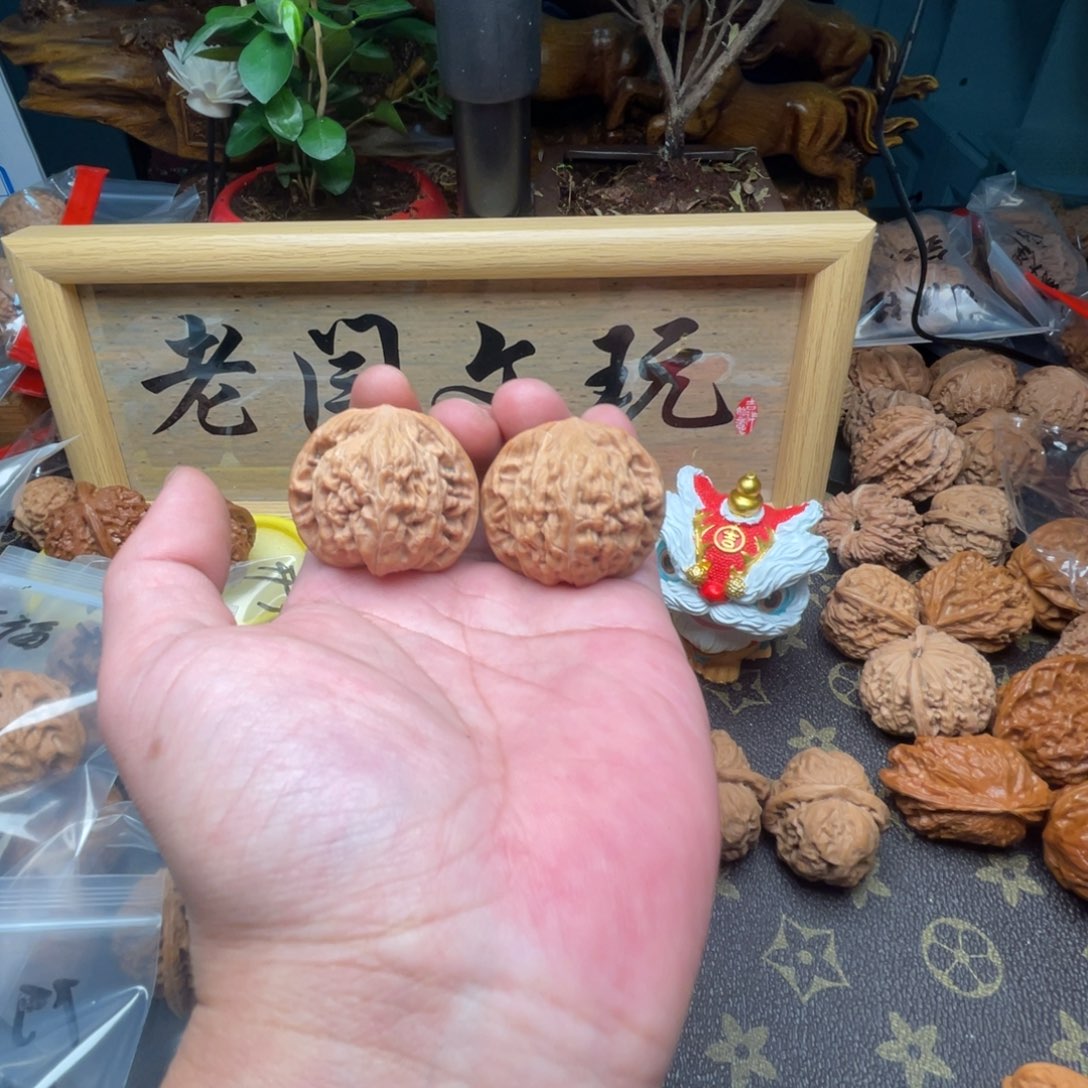 快***绕文玩核桃吊坠39望月