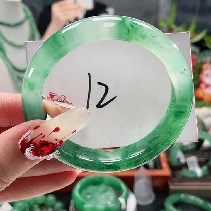石英质玉手镯未镶嵌天然A货非洲翠手镯